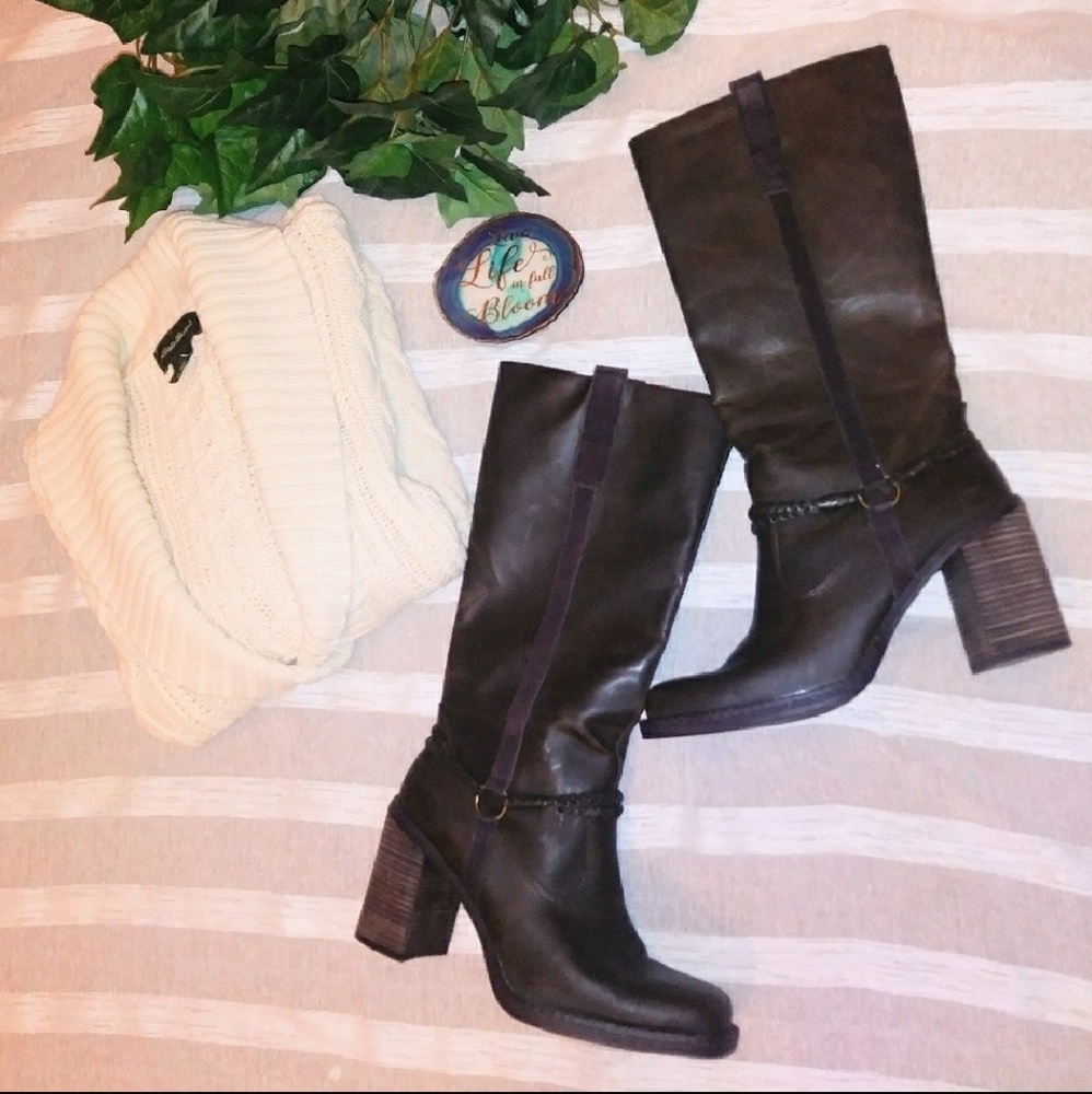 Brand new sckechers distressed boots